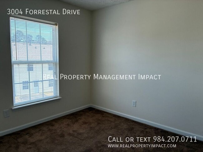 Building Photo - 3004 Forrestal Dr