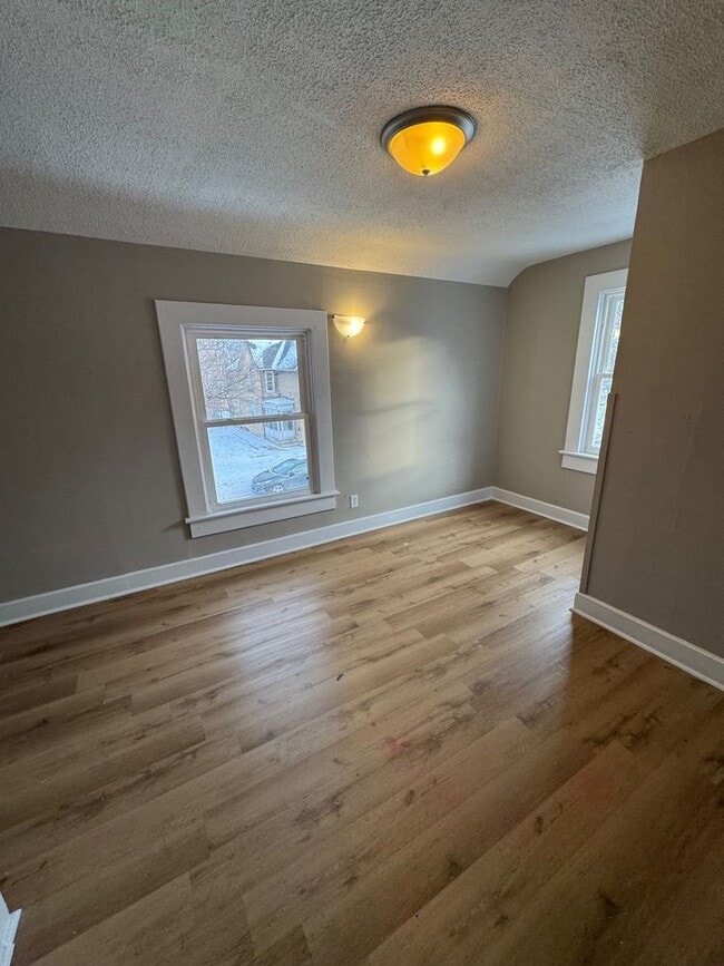 Building Photo - 649 W Creighton Ave