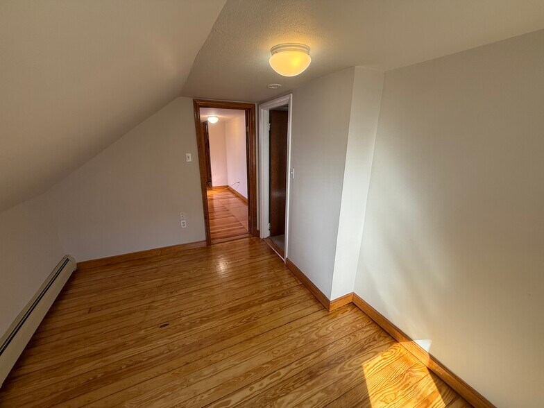 Building Photo - 22 8th St