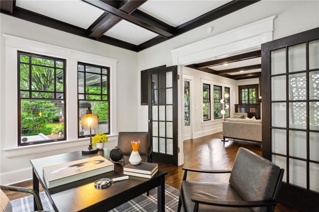 Building Photo - 843 Monroe Dr NE