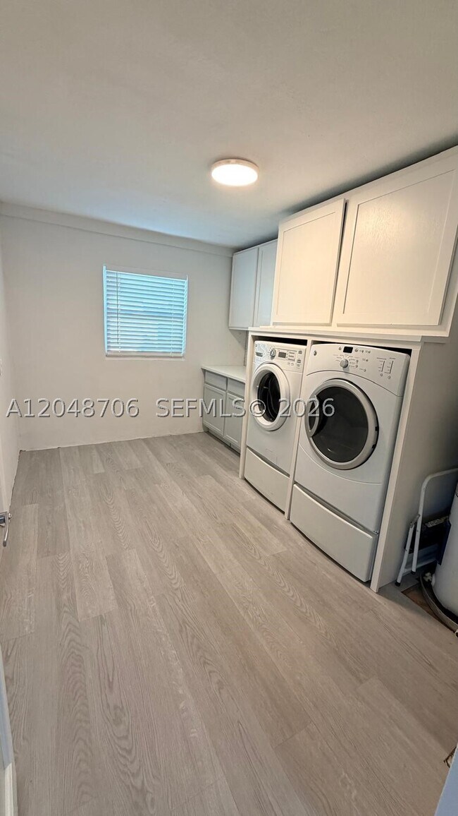 Building Photo - 3781 Jackson -