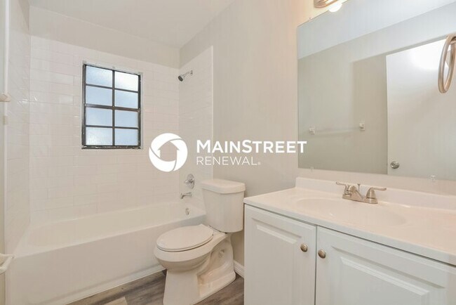 Building Photo - 3 Bedroom Pet-Friendly Home in KISSIMMEE, FL with Main Street Renewal