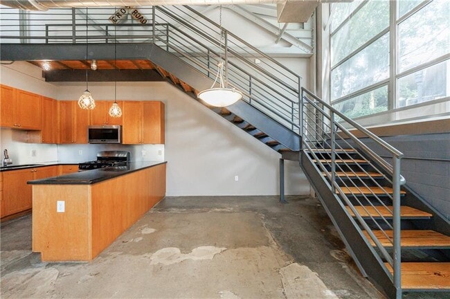 Building Photo - 400 Village Pkwy