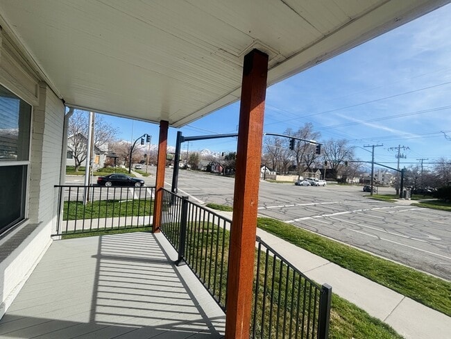 Building Photo - 379 E 800 S