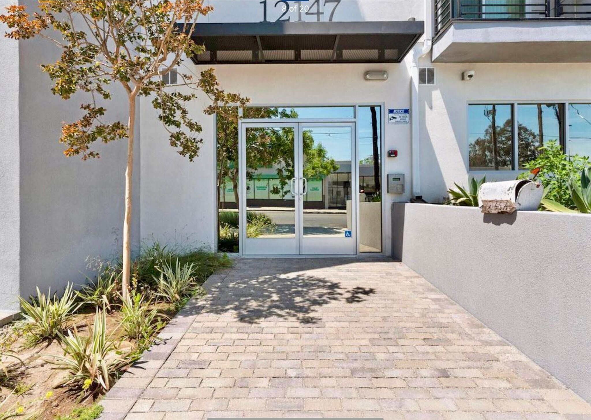 Building Photo - 12147 Magnolia Blvd