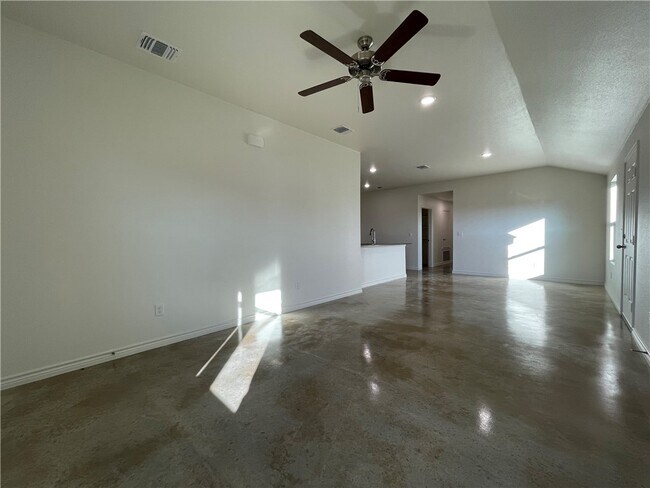 Building Photo - 2404 Duntov Dr