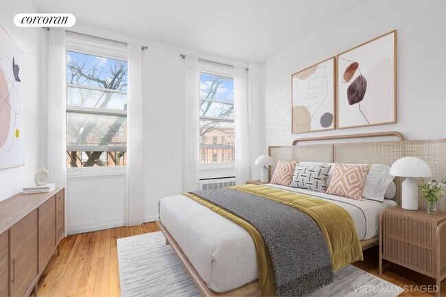 Building Photo - 304 Henry St