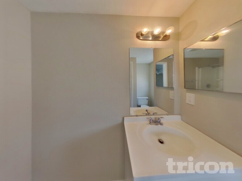 Building Photo - 10108 Hickory Hollow Ct