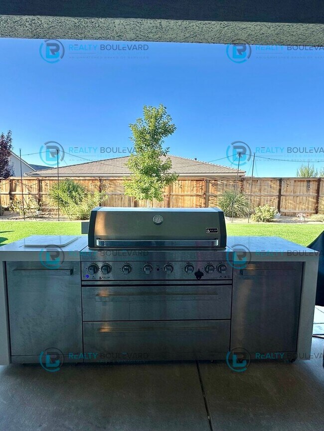 Building Photo - Welcome to your dream home, where modern elegance meets unparalleled convenience!