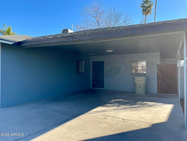Building Photo - 7519 N 59th Ln