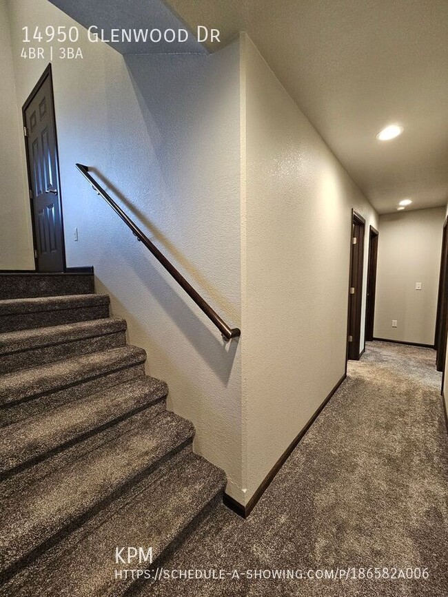 Building Photo - 14950 Glenwood Dr