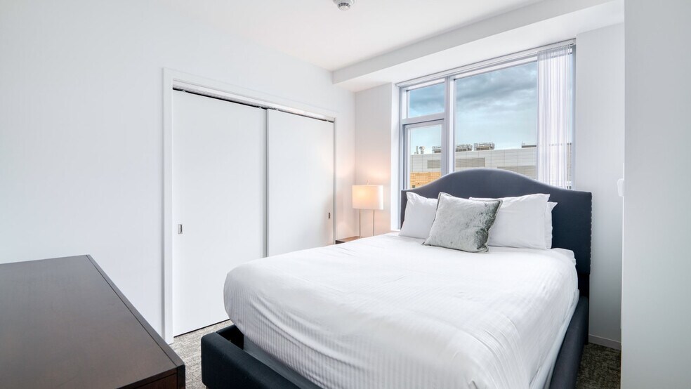 Building Photo - 250 Kendall St