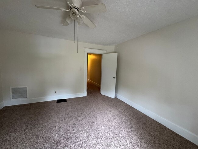 Building Photo - 2346 Coyner Ave