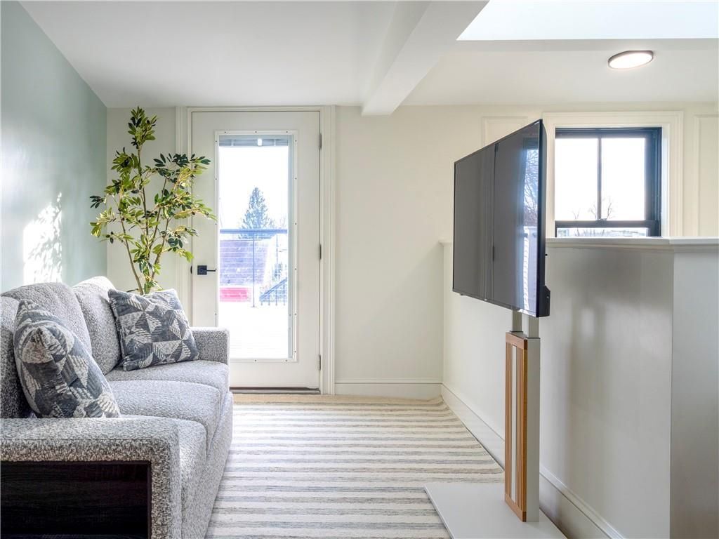 Building Photo - 7 Dearborn St