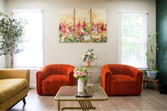 Building Photo - 624 E Pine Ave