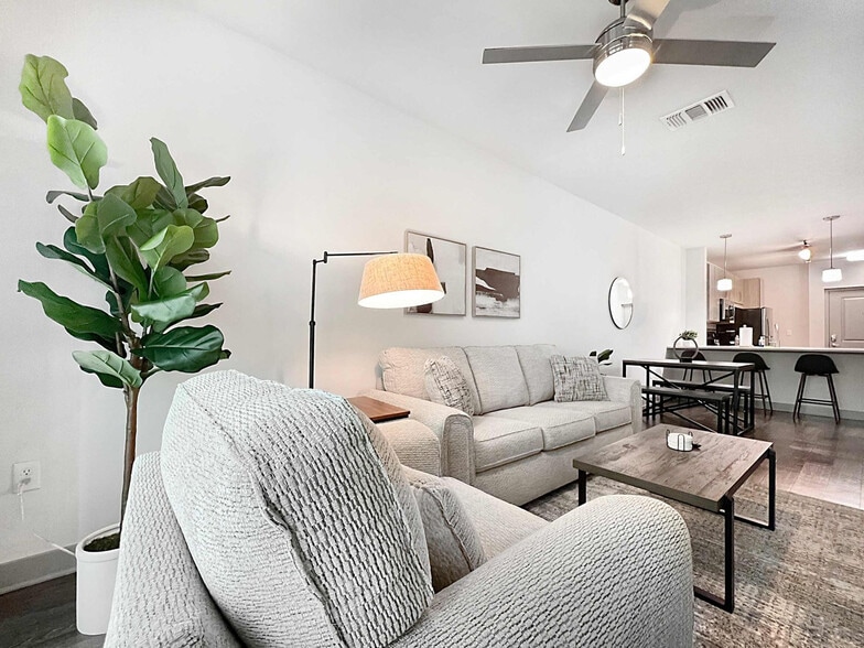 Building Photo - 124 S Morgan St