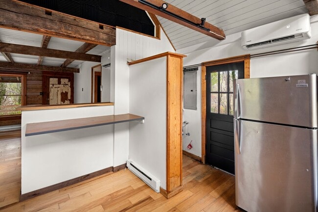 Building Photo - Sovereign Oaks Cabin
