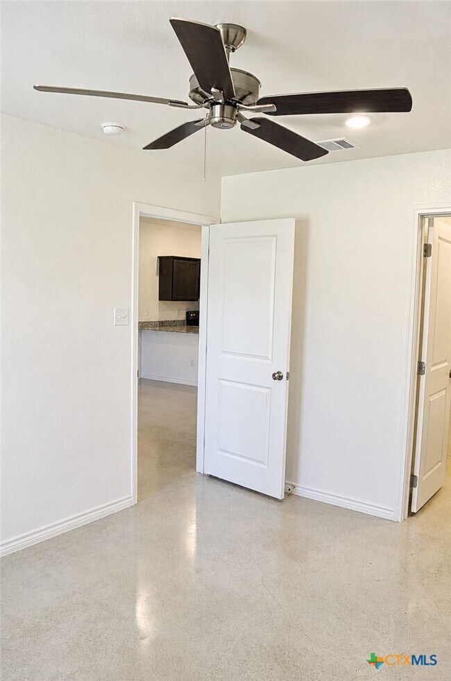 Building Photo - 1222 Lehmann Dr