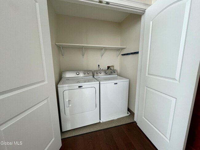 Building Photo - 233 Lake Ave