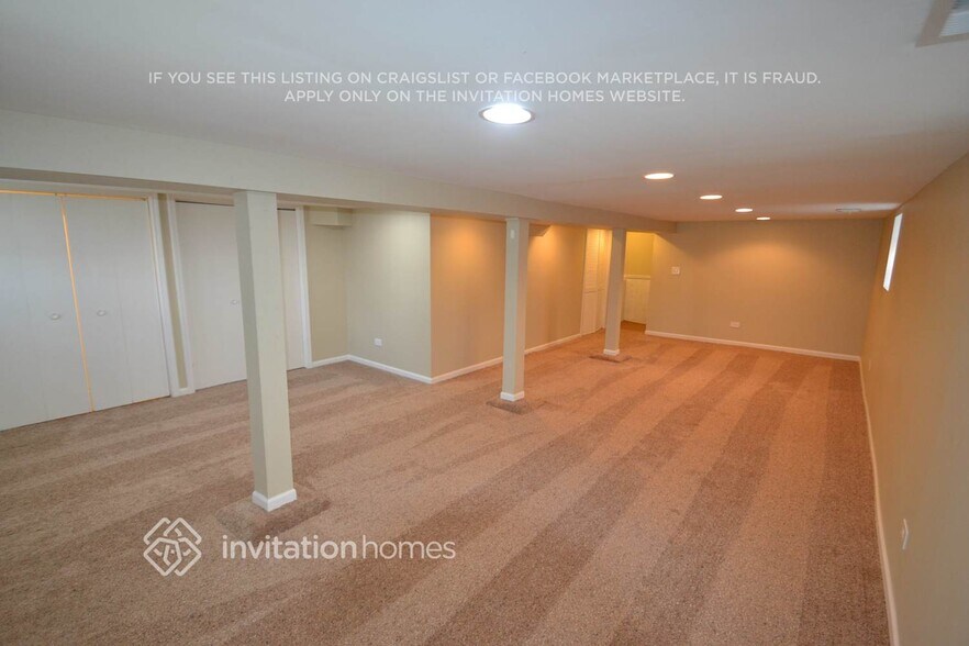 Building Photo - 2418 N 75th Ct
