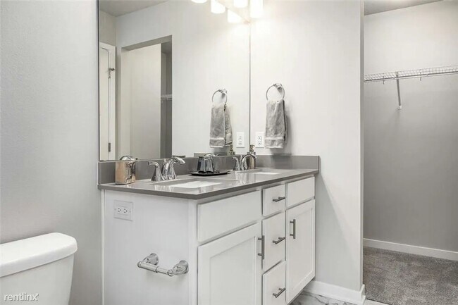 Building Photo - Charming 3 Bedroom Home in Urbandale