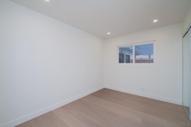 Building Photo - 12319 Hill Country Dr