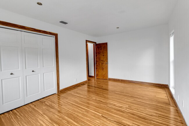 Building Photo - 13400 N Calusa Club Dr