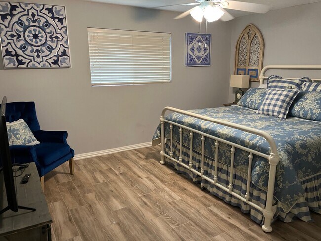 Building Photo - 12500 Melville Dr