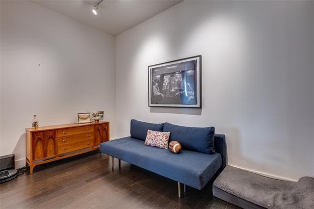 Building Photo - 2200 Victory Ave