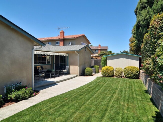 Building Photo - 3365 Cropley Ct
