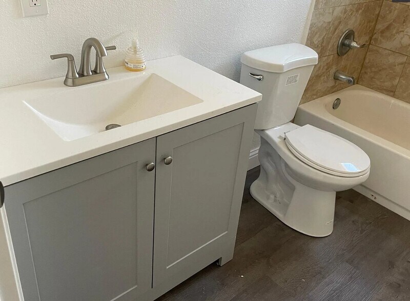 Building Photo - 809 Marion St