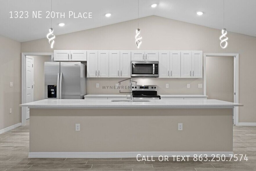 Building Photo - 1323 NE 20th Pl