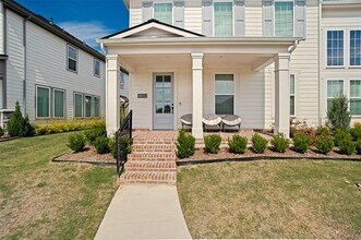 Building Photo - 8875 Stablehand Mews