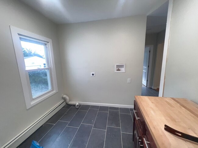 Building Photo - 121 Pond Lily Ave