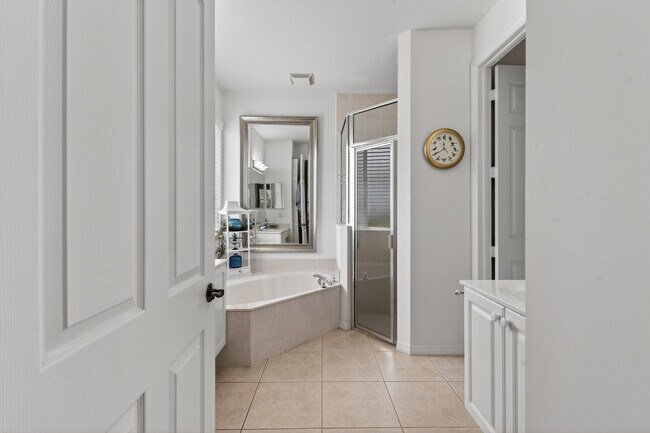 Building Photo - 425 SW Talquin Ln