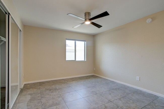 Building Photo - Updated 2 Bedroom, 2 bathroom located in a...