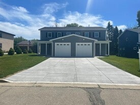 Building Photo - 3301 W Alvina Ave
