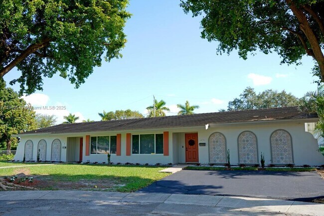 Primary Photo - 10701 SW 77th Ct