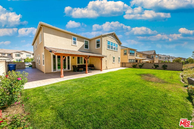 Building Photo - 22379 Driftwood Ct