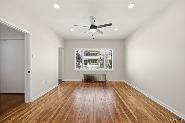 Building Photo - 36 Krakow St