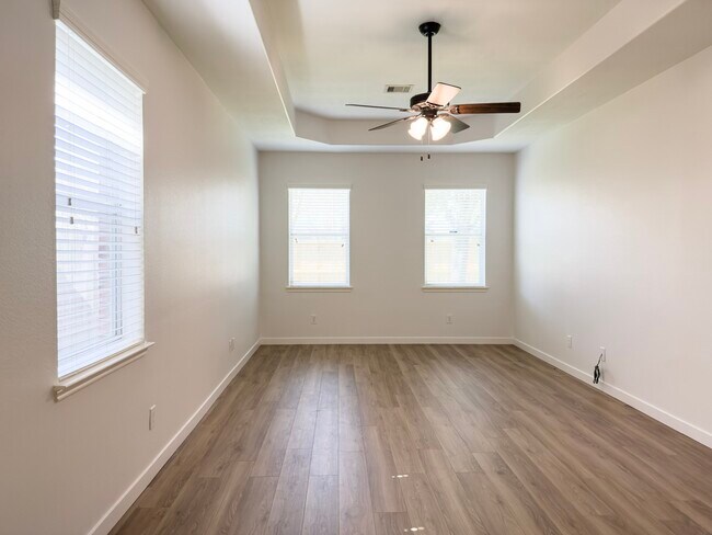 Building Photo - 2802 Ridgeglen Ln