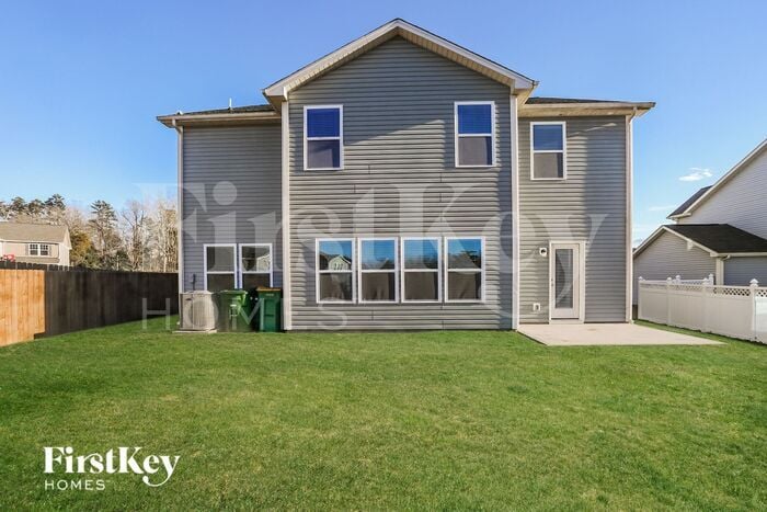 Building Photo - 343 Whispering Hills Dr