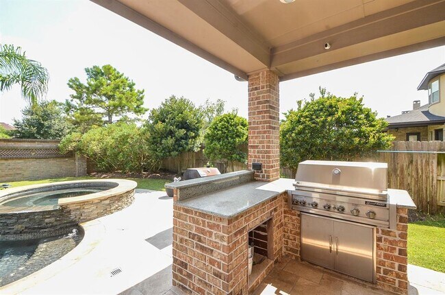 Building Photo - 27411 Robillard Springs Ln