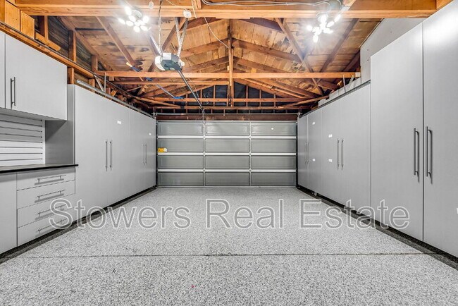 Building Photo - 8365 Lucania St