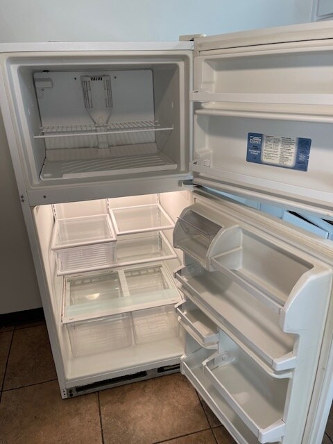 Refrigerator/freezer - 3729 46th St