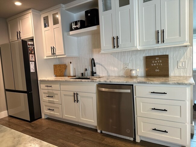 Building Photo - 1613 S 26th Pl