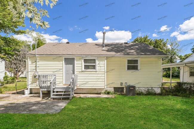 Building Photo - 10425 Renfrew Dr