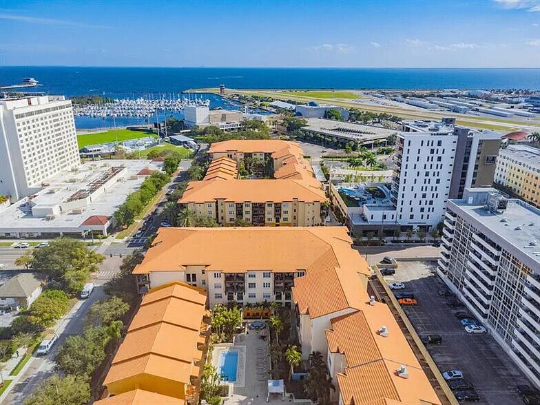 Aerial View - 200 4th Ave S