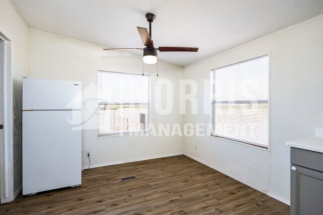 Building Photo - 9960 S Niehaus Rd