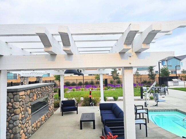Building Photo - Rockport Ranch Beautiful Brand New Lennar ...